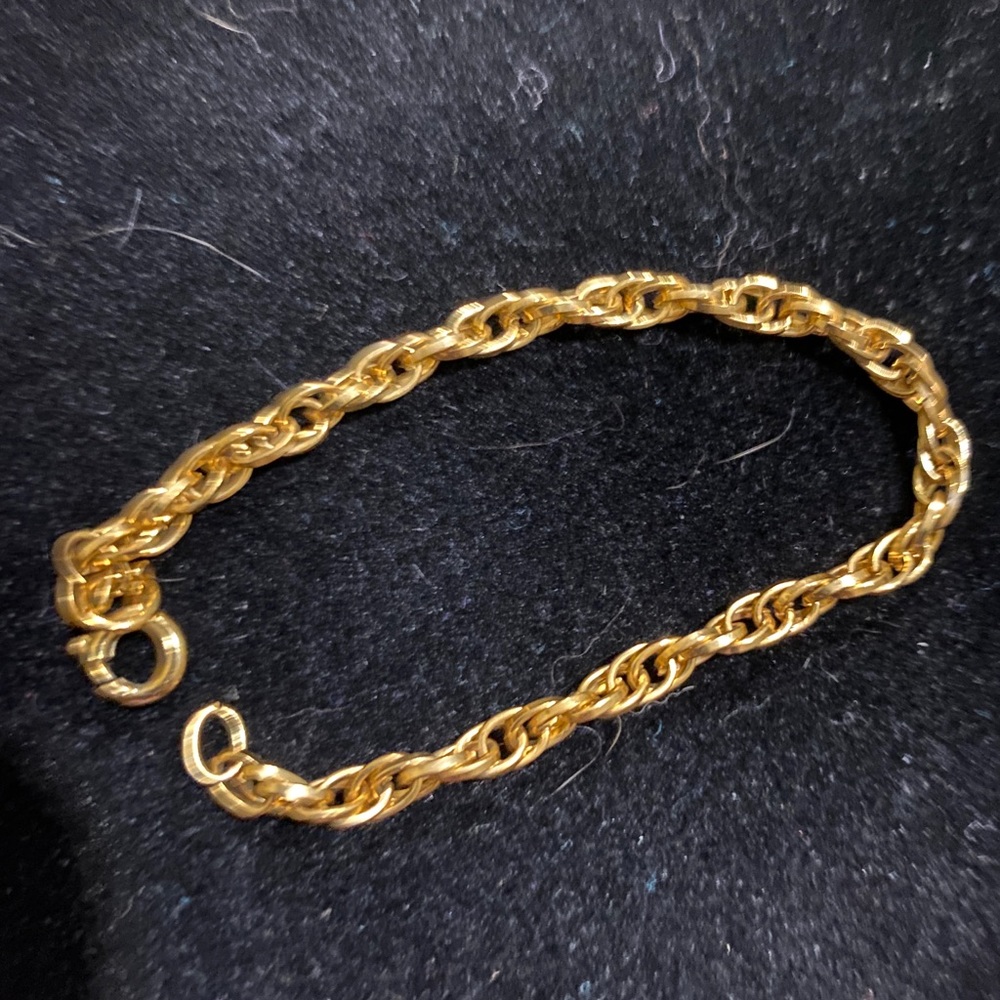 Gold tone chain bracelet, 6” (for small wrist or child/teen)